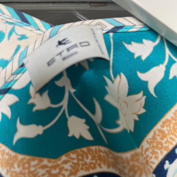 Silk top - Picture 2 of 4